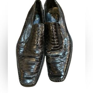 Black Textured leather Men's Shoes  size 42 equal to a size 9